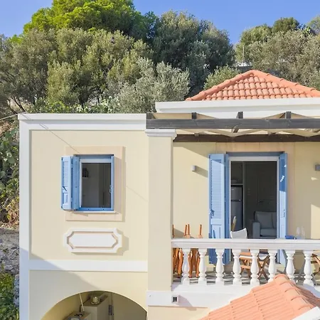 Endless Blue, Your Seaside Escape In Plati Gialos *